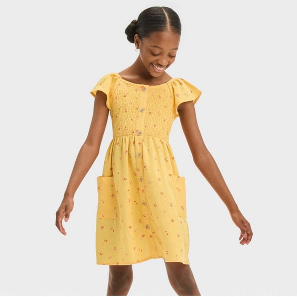 Cat & Jack Girls' Short Sleeve Yellow Smocked Woven Floral Dress
Medium (8)
NWT